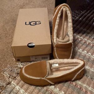 “UGG “ Womens fur Lined Loafers (Indoor as well as Outdoor footwear) NEW IN BOX!